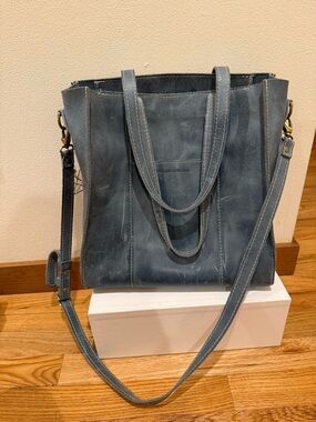 Portland Leather Goods Lola Zipper Crossbody Tote Bag